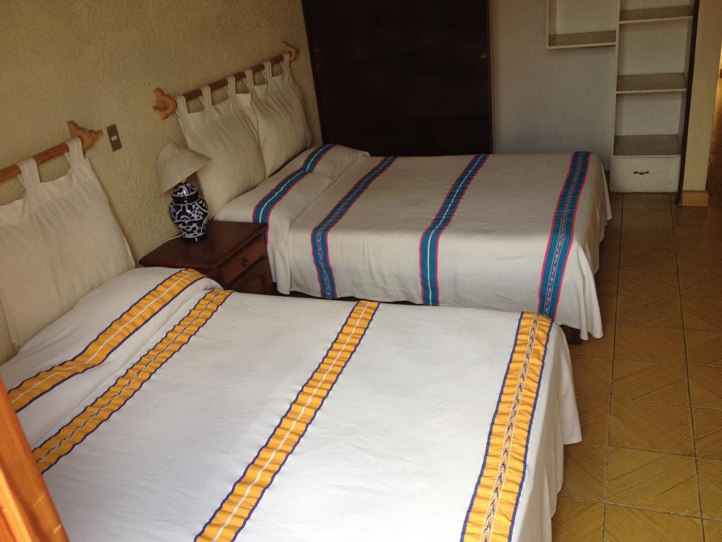 Hostal Casa Castillo Μορέλια Δωμάτιο φωτογραφία