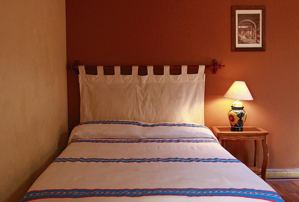 Hostal Casa Castillo Μορέλια Εξωτερικό φωτογραφία