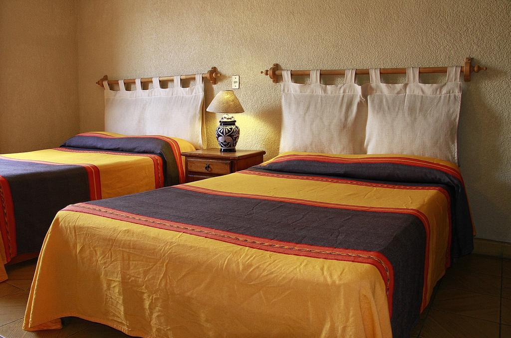 Hostal Casa Castillo Μορέλια Εξωτερικό φωτογραφία