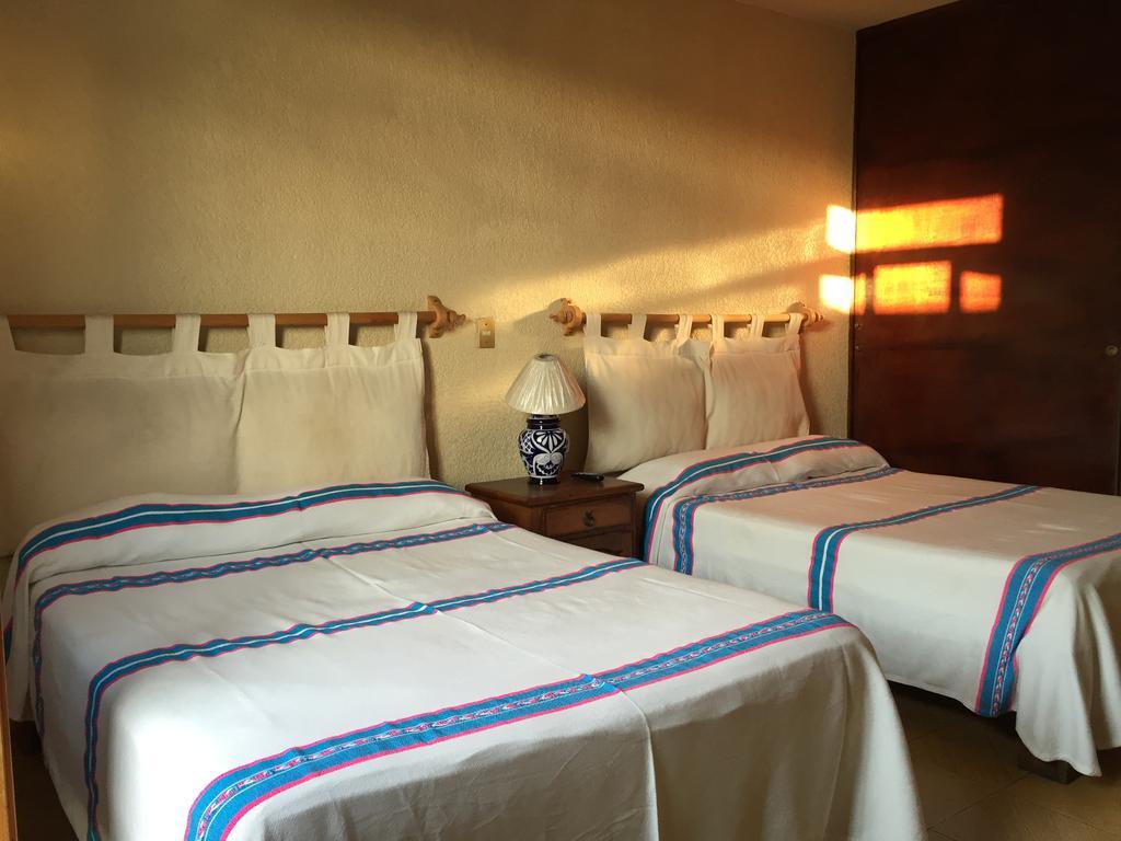 Hostal Casa Castillo Μορέλια Δωμάτιο φωτογραφία