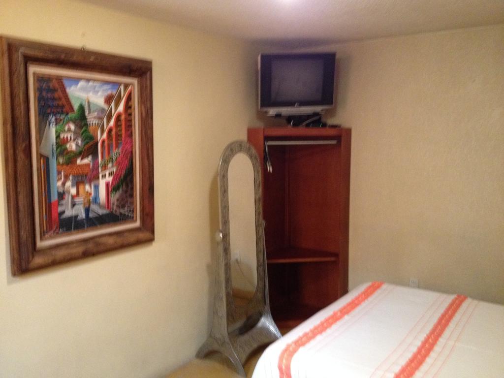 Hostal Casa Castillo Μορέλια Εξωτερικό φωτογραφία