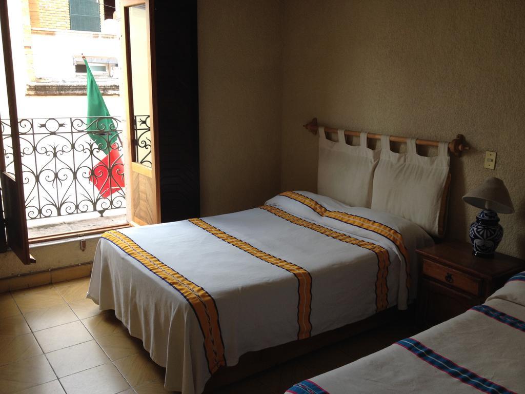 Hostal Casa Castillo Μορέλια Εξωτερικό φωτογραφία