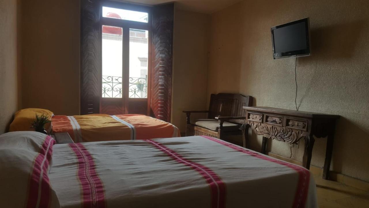 Hostal Casa Castillo Μορέλια Εξωτερικό φωτογραφία